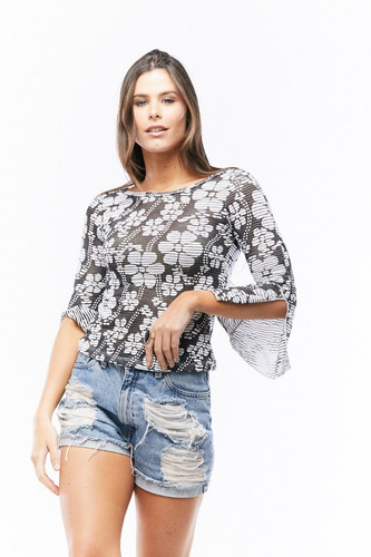 Blusa Negra Flores Manga Abierta Saints Clothes