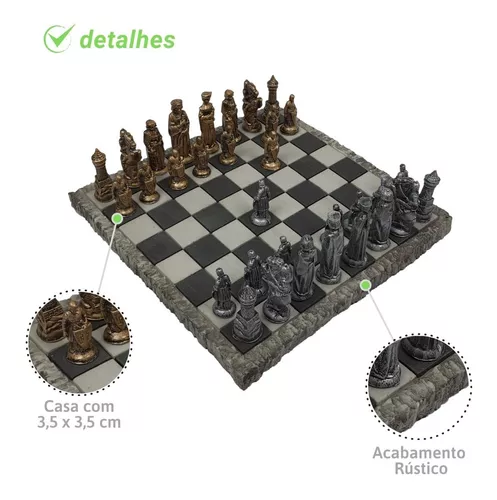 Jogo De Xadrez Tematico + Tabuleiro Coleção Medieval Resina - R$ 219,9
