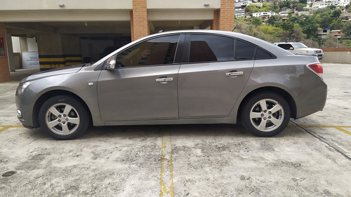 Imagen 2 de 11 de Chevrolet Cruze
