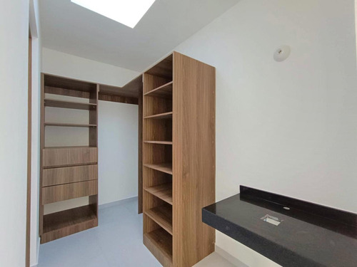Casa En Venta De 4 Recámaras Con Recámara En Planta Baja En Viu Panorama, El Marqués, Querétaro