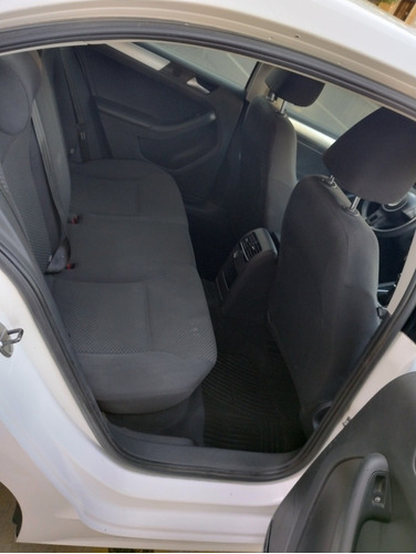 Imagen 13 de 19 de Volkswagen Vento 2014 2.0 Advance I 110cv