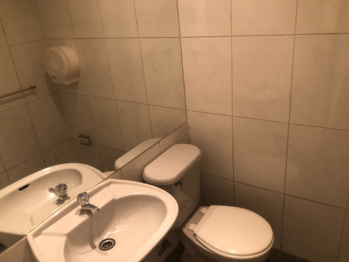 Amplia Oficina Los Leones Lota 5 Privados 3 Baños 3 Est 2 Bd