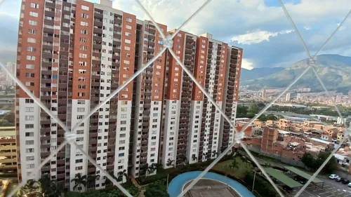 Apartamento Iluminado, Fresco Y Cómodo En Puerta Madera