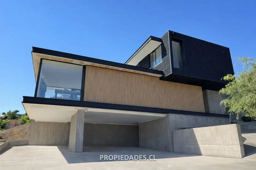 Casa En Condominio En Arriendo En Lo Barnechea