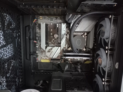 Imagen 4 de 10 de Cpu Cooler Master Gigabyte I7 11700 M.2 32gb Ram T.video 8gb