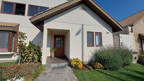 Hermosa Casa Condominio Alto Macul 5d+5b
