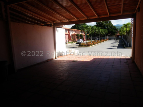 Casa En Venta En Urb Caña Dulce Cabudare Una Excelente Inversion  R E F  2 - 3 - 5 - 4 - 3 - 2  Mehilyn Perez