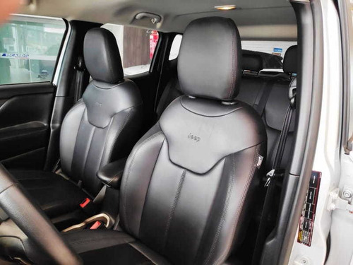 Imagem 11 de 15 de Jeep Renegade Sport 1.8 Flex Aut 2017