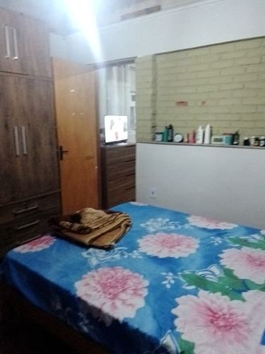 Terreno Com 3 Casas Sendo Uma Com 2 Cômodos E 2 Com 3 Cômodo