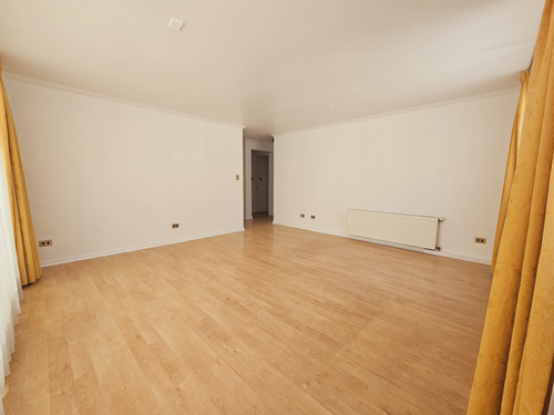 Departamento En Calle Traslaviña, A Pocas Cuadras De Alvare