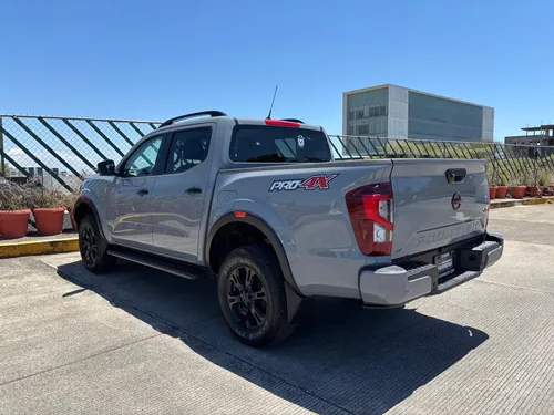 Nissan Frontier 2.5 Pro-4X 4X4 At