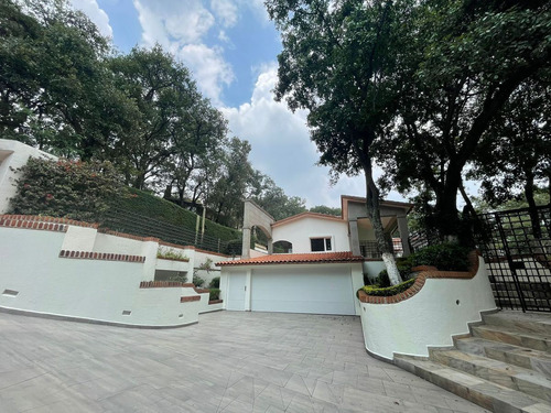 Casa En Venta En Hacienda De Valle Escondido, Recién Remodel