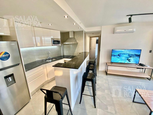 Imagen 4 de 11 de Venta Departamento - 1 Dormitorio , 1 Baño -a Metros De Playa Mansa, Punta Del Este - Ref: 44911789