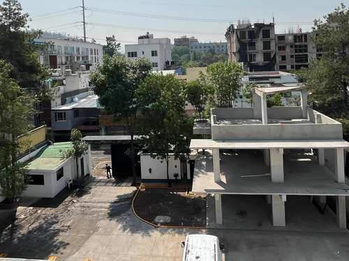 Terreno 650 M2, Listo Para Su Residencia En Calle Cerrada.