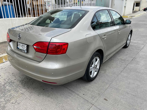 Imagen 4 de 11 de Volkswagen Jetta 2013 2.5 Style Active Mt