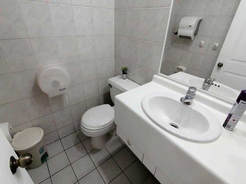 Barros Borgoño, Metro Manuel Montt Recien Remodelada