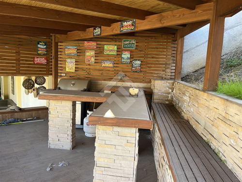 Casa En Venta De 3 Dorm. En La Florida