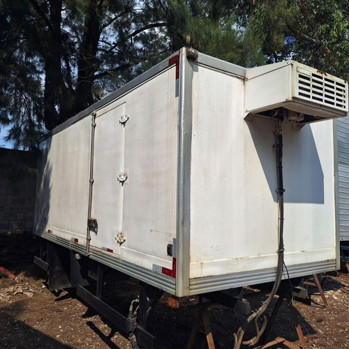 Bau Frigorificado Com Aparelho