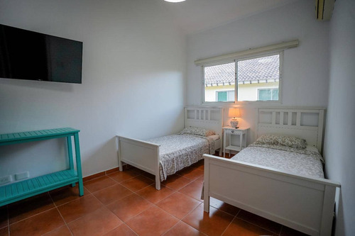 Apartamento En Alquiler Amoblado En Punta Cana, Cocotal,2 Hab