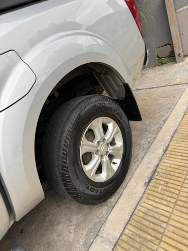 Nissan NP300 2.3 Frontier Se Cd 4x2 Mt
