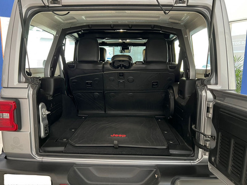 Jeep Wrangler 3.7 Unlimited Sahara 3.6 4x4 At