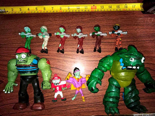Mini Figuras Plantas Vs Zombies (Usado)