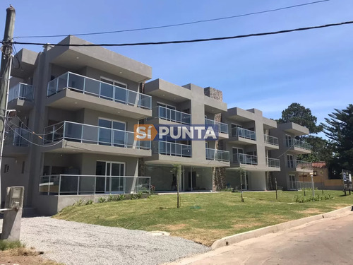 Apartamento En Construcción En La Mansa 2 Dormitorios Con Parrillero