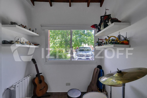 Impecable Casa En Barrio La Masia, Pilar
