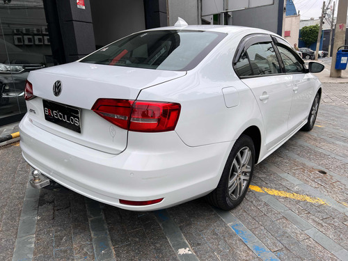 Volkswagen Jetta 2.0 Comfortline Flex 4p