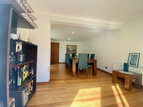 Casa En Venta En Parcela Chicureo Central 5d Más Serv.
