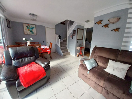 Casa En Venta De 3 Dorm. 2 Baños, En Puente Alto