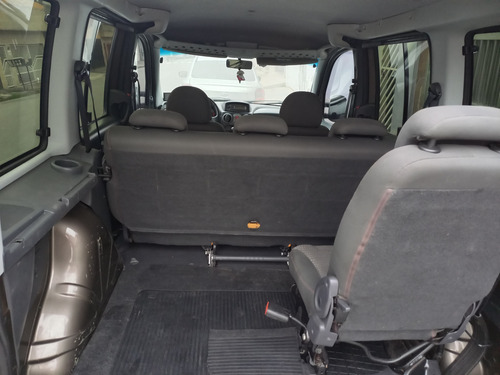 Fiat Doblo 1.8 16v Adventure Xingu Locker Flex 5p