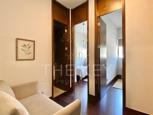 Casa De 4d Con Jardin, Piscina, Quincho Y 4 Est.las Condes