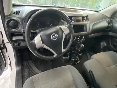 Nissan NP300 2.5 Doble Cabina S Aa Pack Seg Mt