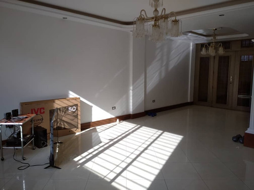Imagen 4 de 15 de Linda Santos Alquila Townhouse En El Parral, Al Final 4 Avenidas, 212m2. 0414 4150107