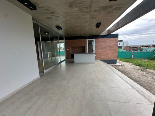 Casa En Venta En Country The Point, Yerba Buena