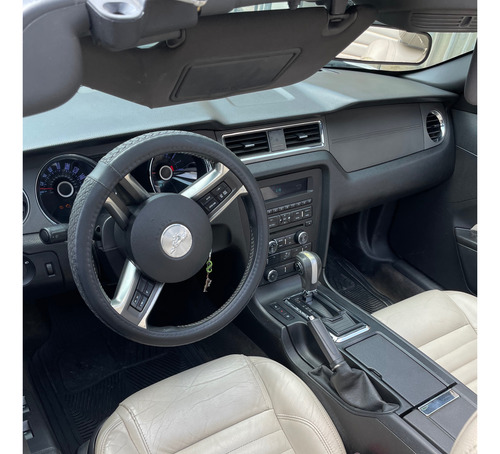 Ford Mustang 3.8 V6 coupe AT