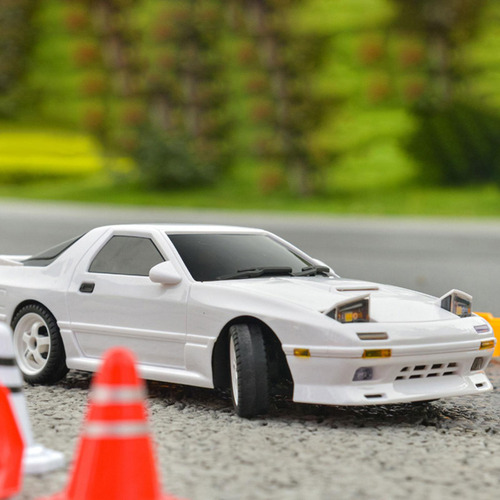 Vehículo Modelo De Alta Velocidad 1:18 Con Luces De 10 Km/h