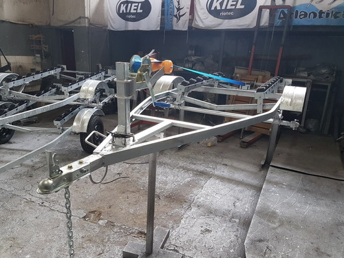 Trailer Para Moto De Agua Con Rolos Patentable