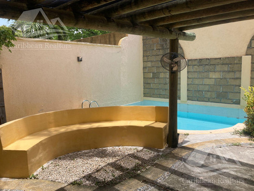 Casa En Venta En Cancún Con Alberca Propia Y Rooftop