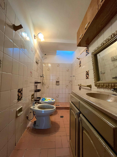 Dueño Vende Casa Con Renta, 2 Dorm Y 2 Patios
