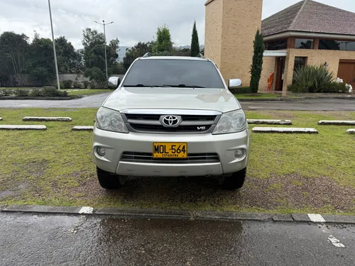 Toyota Fortuner 4.0 Sr5