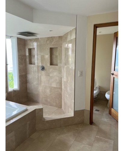 Vendo/alquilo Casa 450m2 Alto Hatillo 8481