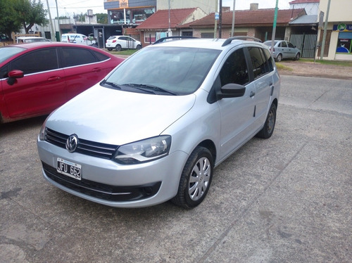 Volkswagen Suran 1.6 I Comfortline 90a 2010