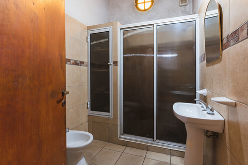 Imagen 8 de 19 de Venta Casa Pasillo 2 Dormitorios Patio Seco Amplio