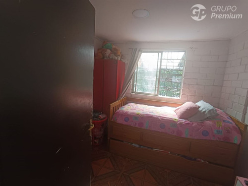 Casa Esquina En Venta De 5 Dorm. En Estación Central,