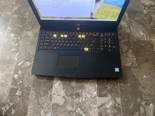 Laptop Dell Alienware R4 17 (Usado)