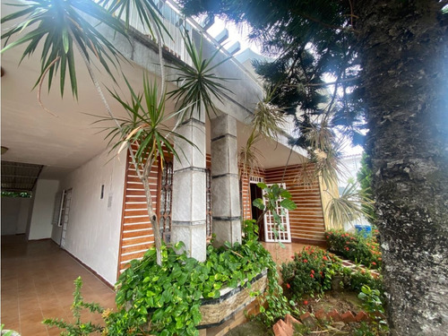 Casa En Venta Trigal Centro De 2 Niveles Calle Cerrada Cb-8062501