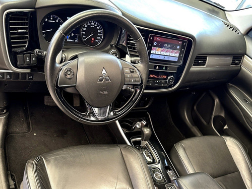 Mitsubishi Outlander 3.0 MIVEC V6 GASOLINA HPE-S AWD AUTOMÁTICO