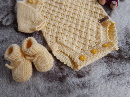 Body, Gorrita Y Escarpines Bebé Manga Larga Tejido Amarillo Maiz 1-3 M